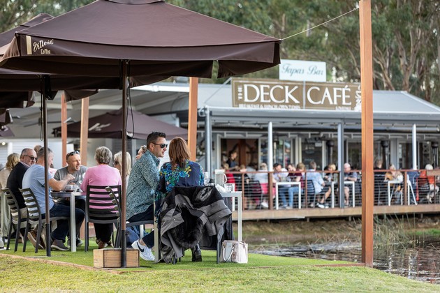 Deck-Slider-Cafe-2